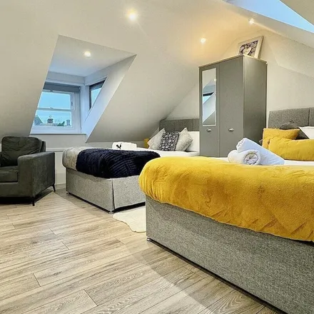 Image 3 - Faversham, ME13 8QA, United Kingdom - Apartment for rent