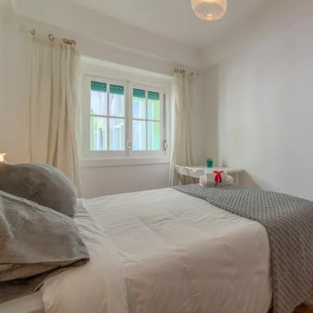 Rent this 5 bed room on Rua Frei Francisco Foreiro 2-A in 1150-166 Lisbon, Portugal