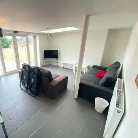 Image 2 - 33 Pershore Place, Coventry, CV4 7BZ, United Kingdom - Duplex for rent