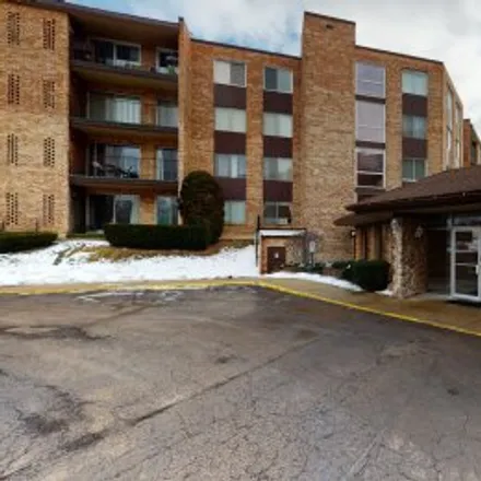 Buy this 1 bed apartment on #223,1103 South Hunt Club Drive in Golden Corridor, Mount Prospect