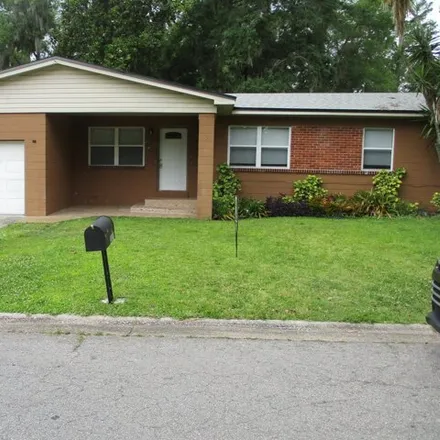 Rent this 3 bed house on 2928 Robinette Drive in Camp Echockotee, Clay County