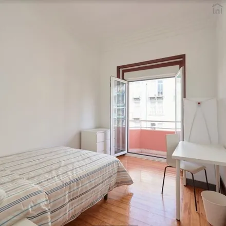 Rent this 9 bed room on Avenida Praia da Vitória