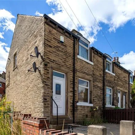 Buy this 2 bed house on Grisedale Avenue in Huddersfield, HD2 2TX