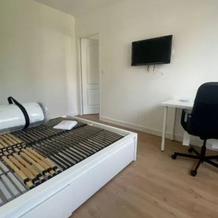 Rent this 1 bed apartment on 34 Avenue Michelet in 93120 La Courneuve, France