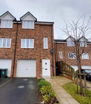 Rent this 4 bed townhouse on The Co-Operative Food in Durham Road, Wingate