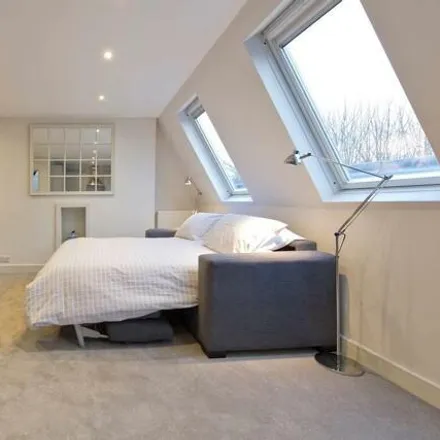 Image 5 - 174 Westbourne Park Road, London, W11 1EB, United Kingdom - Room for rent