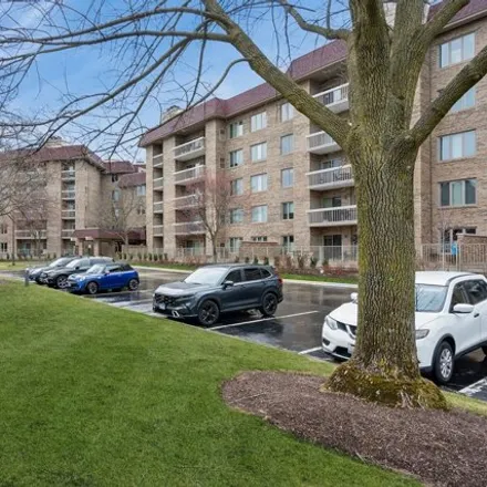 Buy this 2 bed condo on unnamed road in Lee Acres, Northbrook