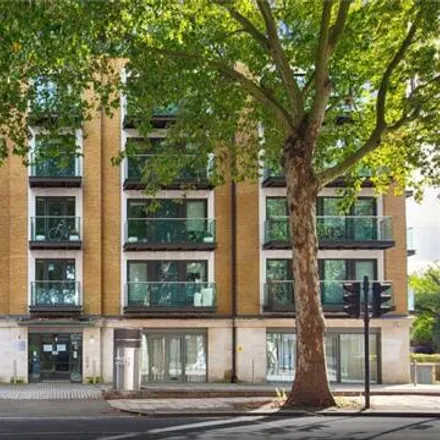 Image 9 - Chiswick Road, Chiswick High Road, Strand-on-the-Green, London, W4 5RG, United Kingdom - Loft for sale