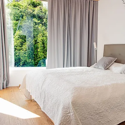 Rent this 2 bed apartment on Seewalchen am Attersee in Rathausplatz, 4863 Steindorf