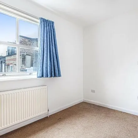 Image 5 - Mulberry Court, St. George in the East, London, E1 0EW, United Kingdom - Townhouse for rent