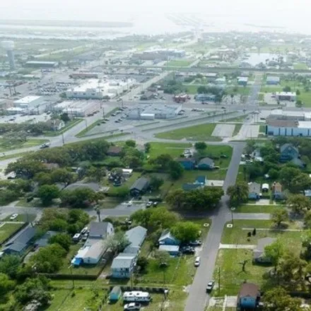 Image 3 - 327 West Greenwood Avenue, Aransas Pass, TX 78336, USA - House for sale