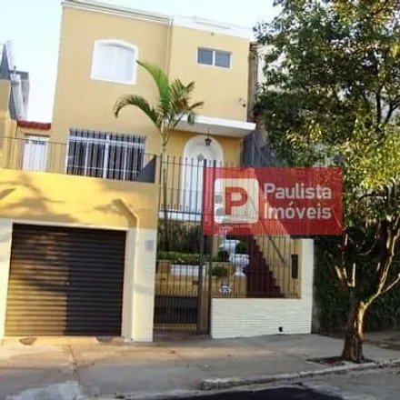 Rent this 3 bed house on Rua Alabastro 163 in Liberdade, São Paulo - SP