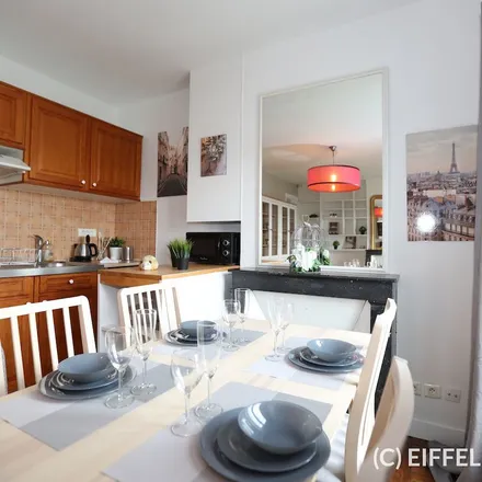 Image 4 - 8 Place d'Anvers, 75009 Paris, France - Apartment for rent