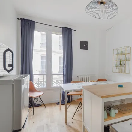 Image 9 - 2 Rue des Prouvaires, 75001 Paris, France - Apartment for rent