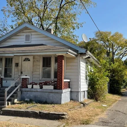 Buy this 2 bed house on 611 Wilson Street in Middletown, OH 45044