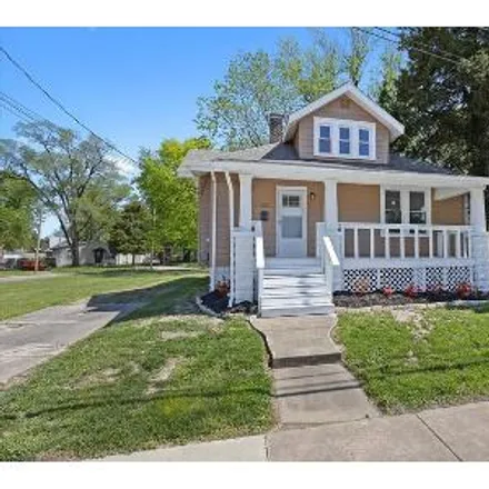 Buy this 4 bed house on 298 North 14th Street in Belleville, IL 62220