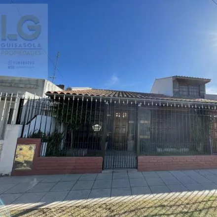 Buy this 3 bed house on Cevallos in Quilmes Este, 1882 Ezpeleta