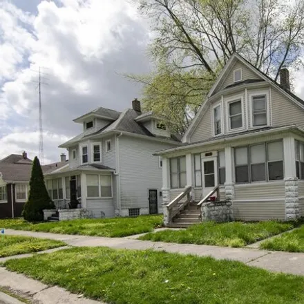 Buy this 3 bed house on 1276 East River Street in Kankakee, IL 60901
