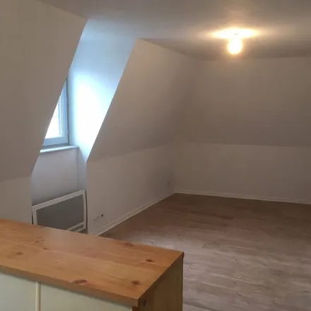 Image 2 - 16 Place Marulaz, 25000 Besançon, France - Apartment for rent