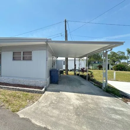 Buy this studio apartment on 2nd Street in Clearwater, FL 33765