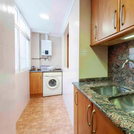 Image 5 - Cavite Street, 183, 46011 Valencia, Spain - Apartment for rent