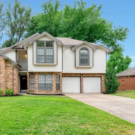 Buy this 4 bed house on 3337 Knob Oak Drive in Grapevine, TX 76051