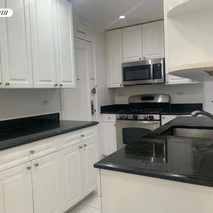 Rent this 3 bed apartment on 1225 Park Avenue in New York, NY 10128