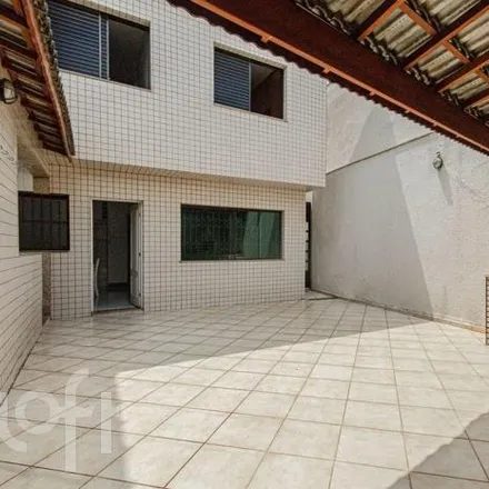 Buy this 4 bed house on Rua Santa Aura in Vila Dom Pedro I, São Paulo - SP