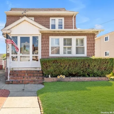 Buy this 3 bed house on 5 Oceanview Road in Village of Lynbrook, NY 11563