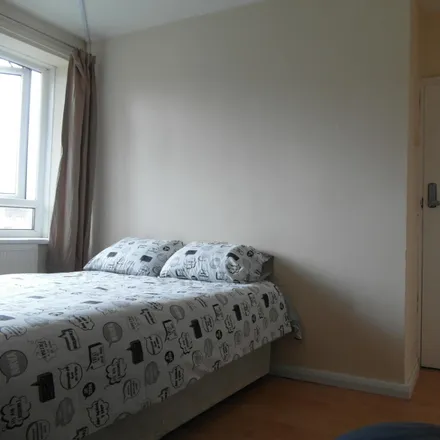 Image 5 - Priestman Point, Rainhill Way, Bromley-by-Bow, London, E3 3EY, United Kingdom - Room for rent
