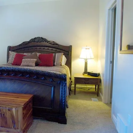 Rent this 2 bed condo on Huntsville