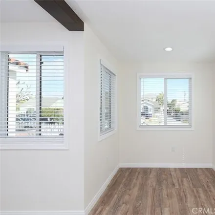 Image 8 - 2171 South Cloverdale Avenue, Los Angeles, CA 90016, USA - House for sale