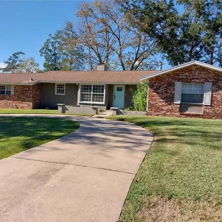 Buy this 3 bed house on 600 Southeast 40th Avenue in Ocala, FL 34471