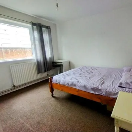 Image 5 - Fred Lee Grove, Coventry, CV3 5AP, United Kingdom - Apartment for rent