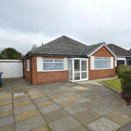Rent this 2 bed house on Meadow Close in High Lane, SK6 8EH