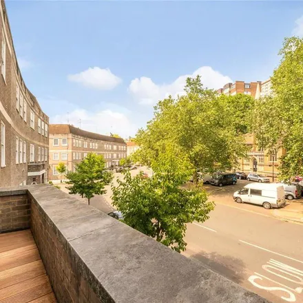 Rent this 3 bed apartment on 6 Hyde Park Crescent in London, W2 2QB