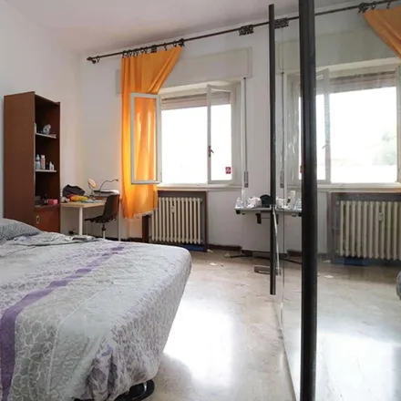 Rent this 5 bed room on Via Innocenzo Isimbardi in 34, 20141 Milan MI