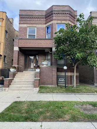 Buy this 5 bed house on 6143 South Champlain Avenue in Chicago, IL 60637
