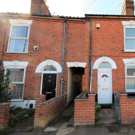 Rent this 2 bed townhouse on Ella Road in Norwich, NR1 4BP