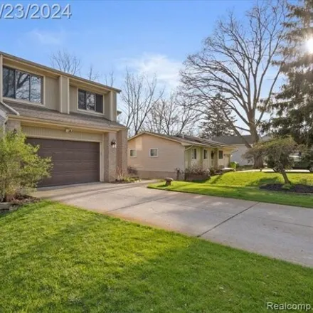 Image 4 - 6723 Grassland Avenue, West Bloomfield Township, MI 48324, USA - House for sale