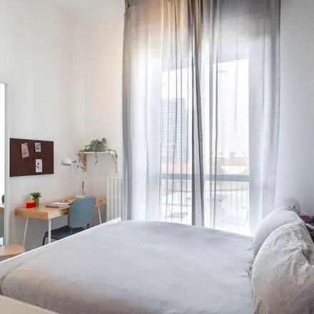Image 3 - Via Gian Rinaldo Carli, 20161 Milan MI, Italy - Apartment for rent