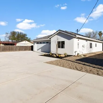 Image 3 - 2072 Milky Way, Ceres, CA 95307, USA - House for sale