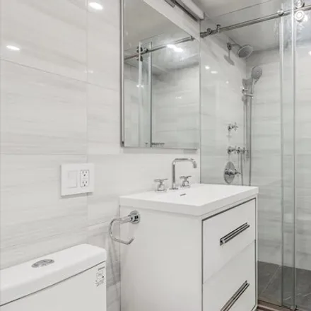 Image 3 - 665 Lexington Avenue, New York, NY 10022, USA - Condo for sale