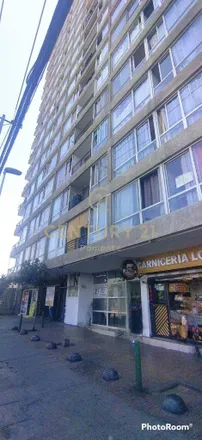 Buy this 2 bed apartment on Centro de Salud Las Rejas in Ciclovía Libertador Bernardo O'Higgins, 919 0847 Estación Central