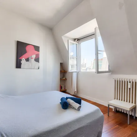 Image 3 - 31 Rue Pierre Fontaine, 75009 Paris, France - Apartment for rent
