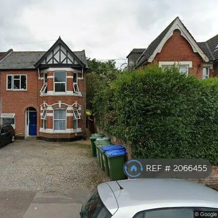 Rent this studio apartment on 12 Room 1;2;3;4;5;6;7 Lawn Road in Portswood Park, Southampton