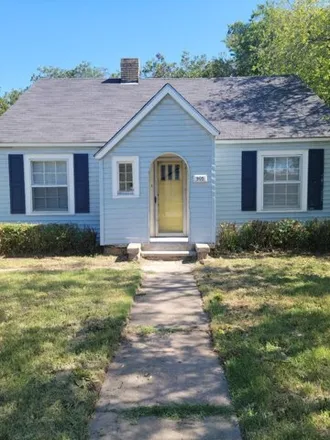 Rent this 3 bed house on 957 East Tarrant Street in Bowie, TX 76230