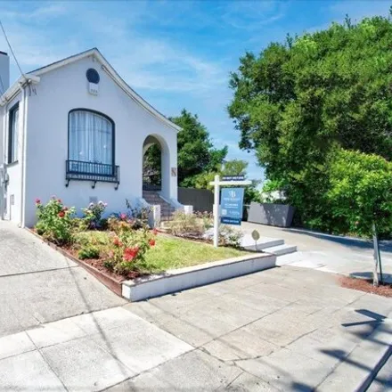 Buy this 2 bed house on 3233 Ardley Avenue in Oakland, CA 94602