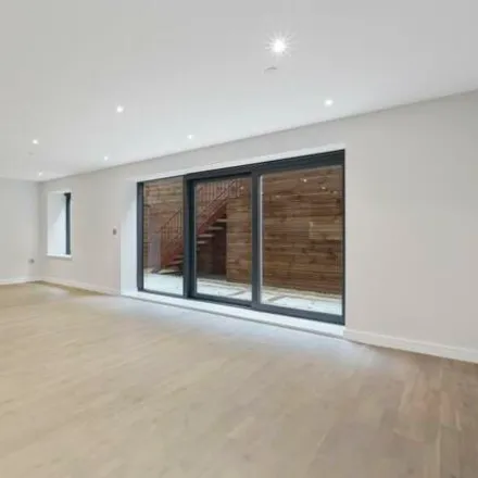 Rent this 3 bed room on Osprey Court in 256 Finchley Road, London