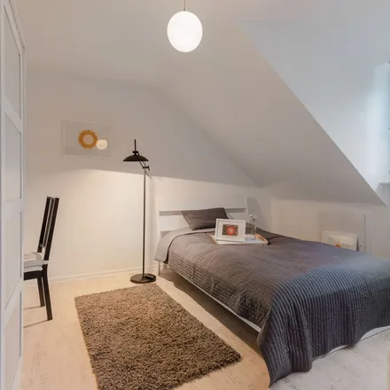 Rent this 2 bed apartment on Bielefelder Straße 3 in 40468 Dusseldorf, Germany